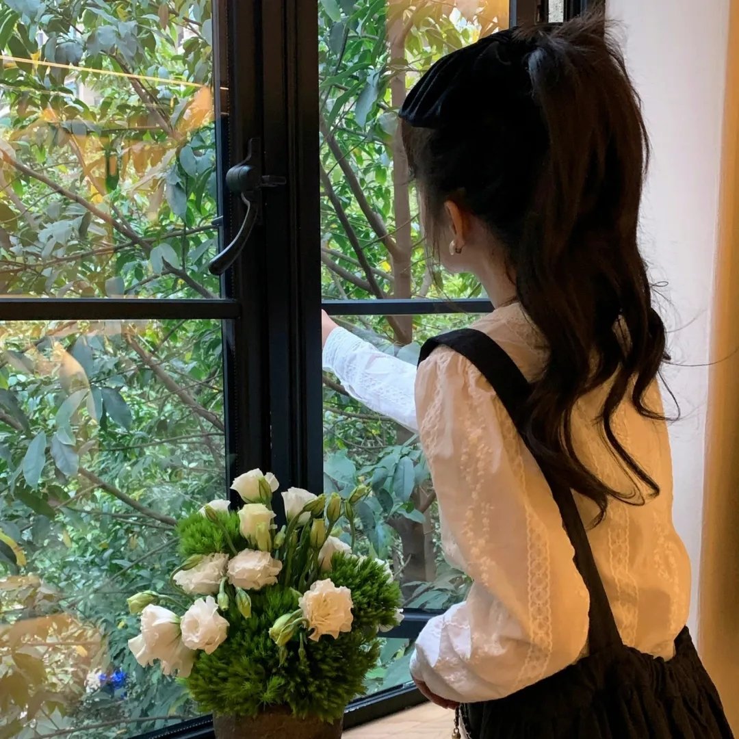 接近无限的白
